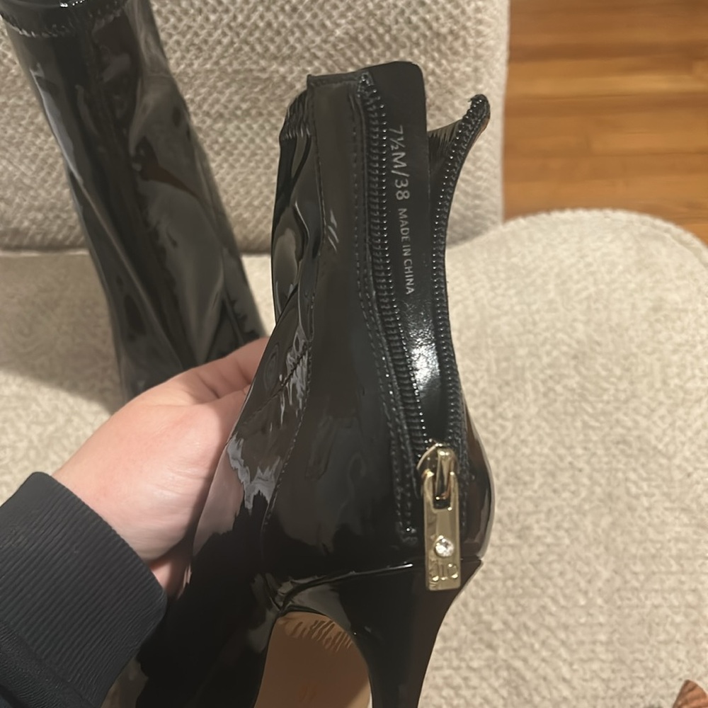 JLO Jennifer Lopez Black Patent Leather Ankle Boots - Picture 6 of 7